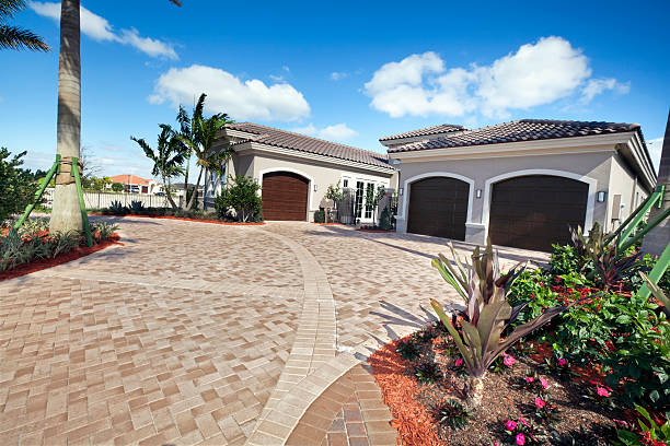 Best Interlocking Driveway Pavers  in Osawatomie, KS